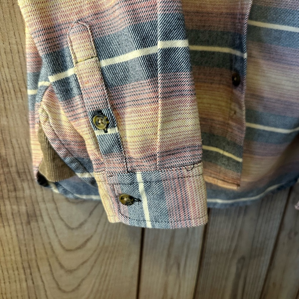 Levitate Flannel - Picture 3 of 5